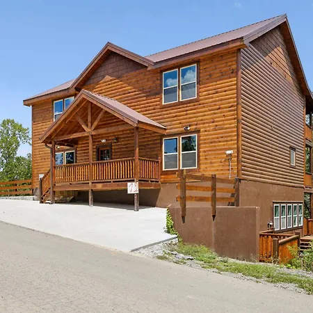 Smoky Mountain Splash Cabin